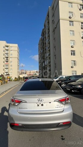 Hyundai Sonata-8
