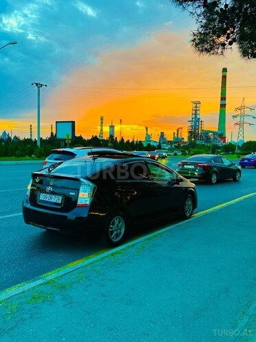 Toyota Prius-10
