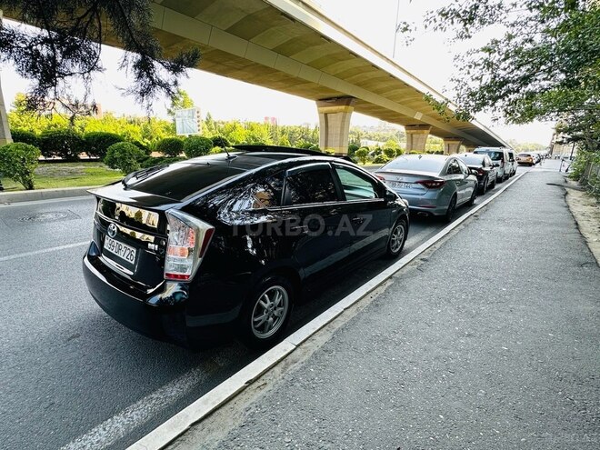Toyota Prius-9