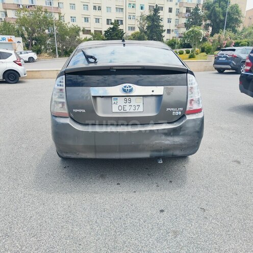 Toyota Prius-2