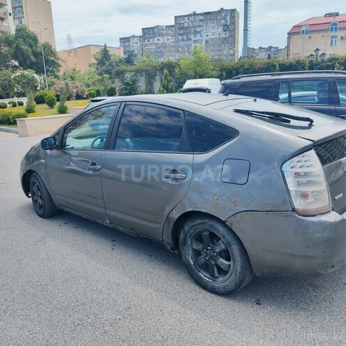 Toyota Prius-5