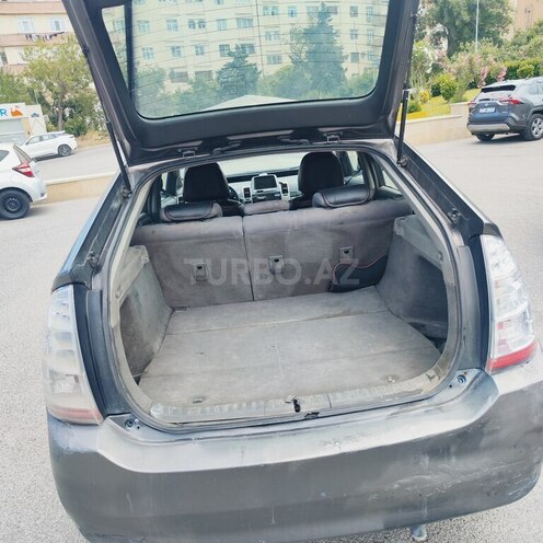 Toyota Prius-10