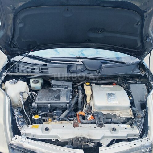 Toyota Prius-8