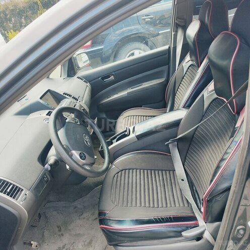 Toyota Prius-9