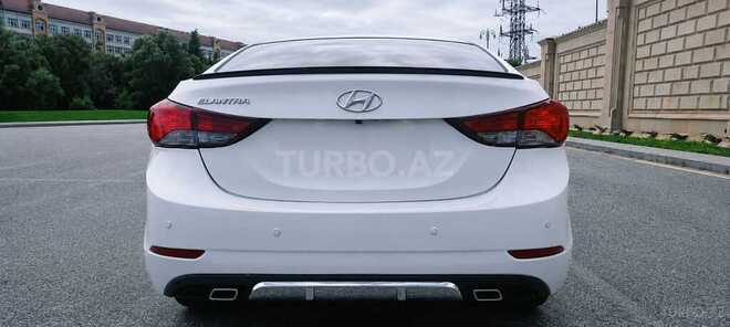Hyundai Elantra-3