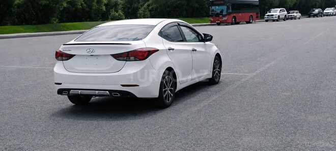 Hyundai Elantra-6