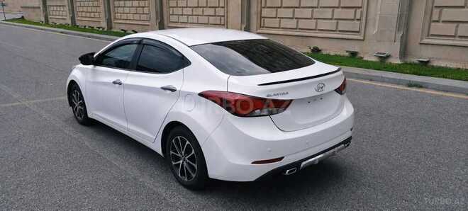 Hyundai Elantra-8