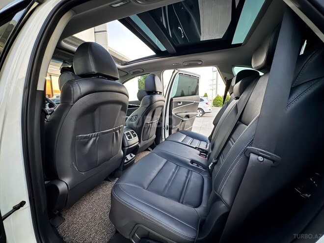 Kia Sorento-30