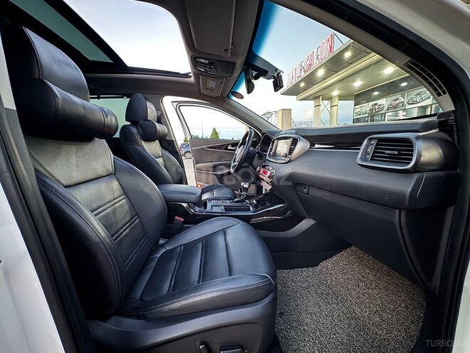 Kia Sorento-23