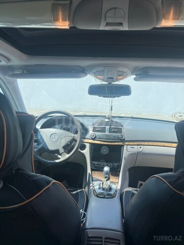 Mercedes E 240-6
