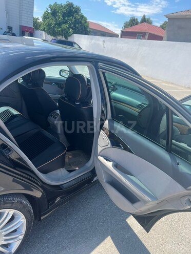 Mercedes E 240-8