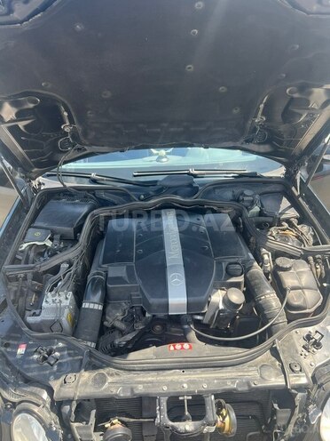 Mercedes E 240-17