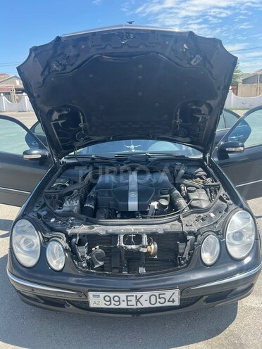 Mercedes E 240-16