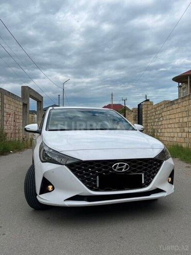 Hyundai Accent-1