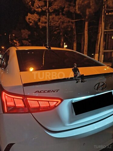 Hyundai Accent-3