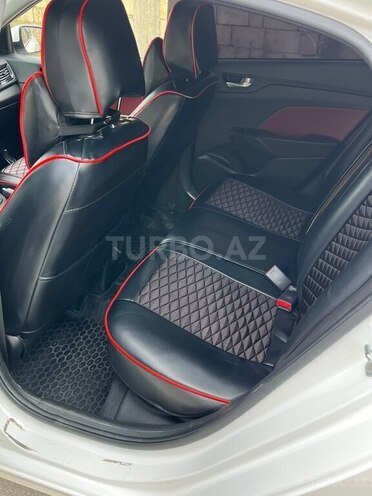 Hyundai Accent-6