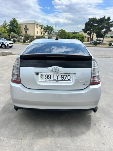 Toyota Prius-2