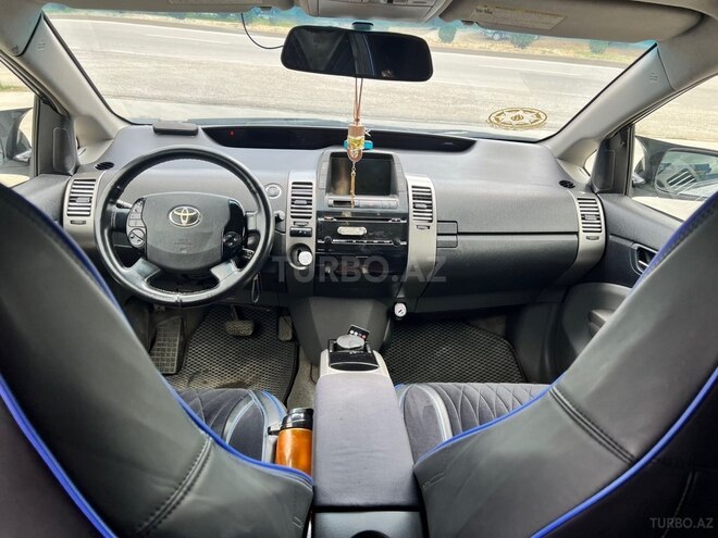Toyota Prius-3