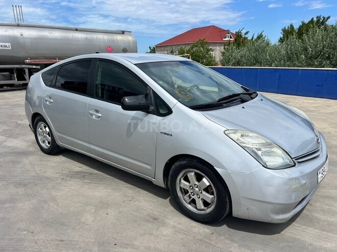 Toyota Prius-5