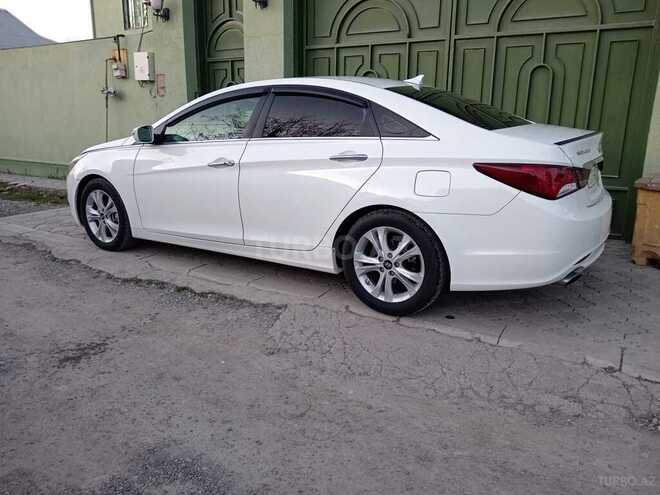 Hyundai Sonata-15