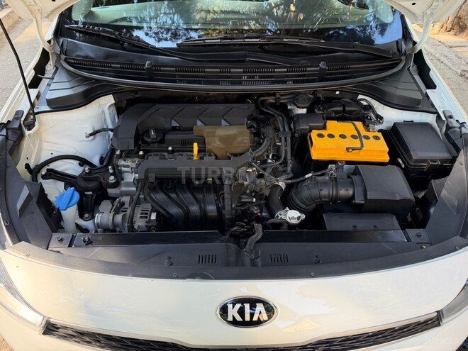 Kia Rio-5