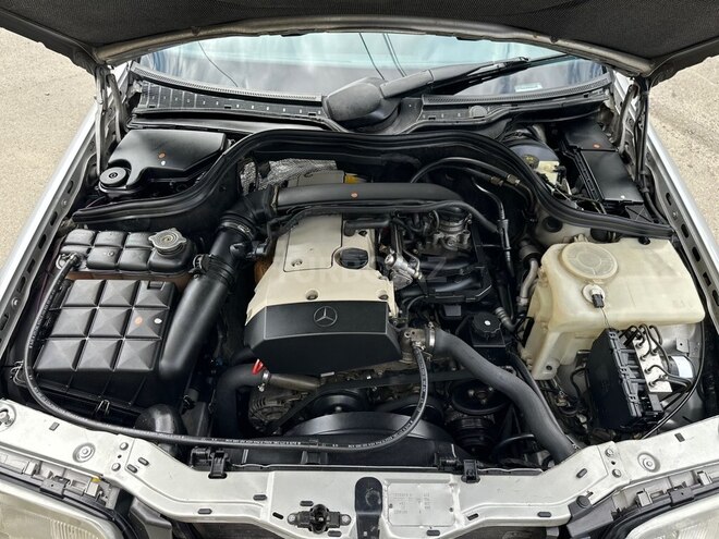 Mercedes C 200-17