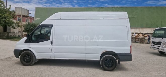 Ford Transit-4