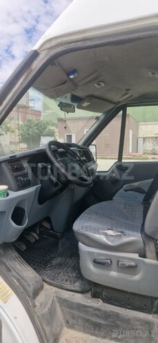 Ford Transit-6