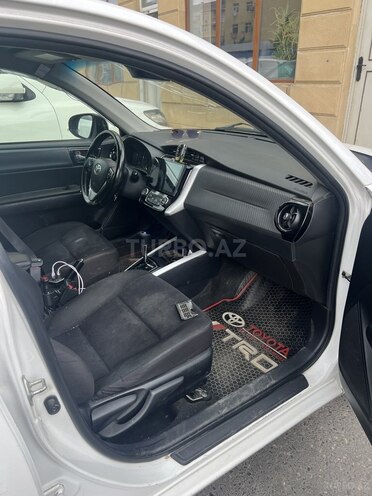 Toyota Corolla Fielder-3