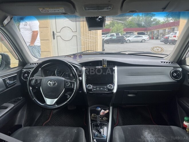 Toyota Corolla Fielder-2