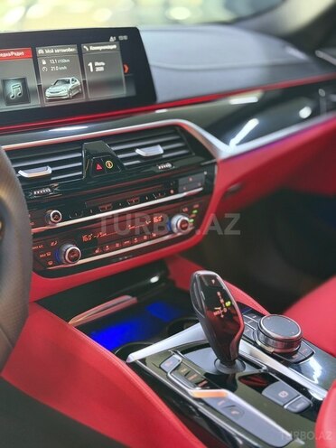 BMW 530e-14