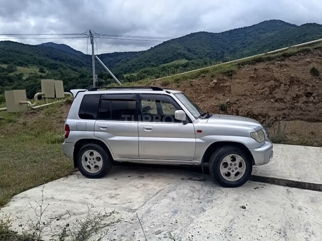 Mitsubishi Pajero io-4