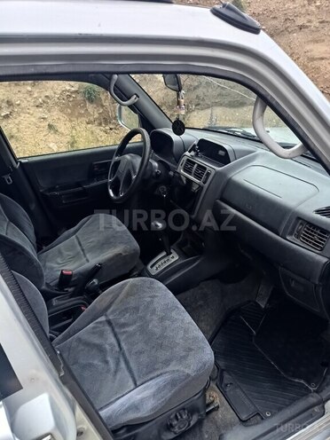 Mitsubishi Pajero io-6