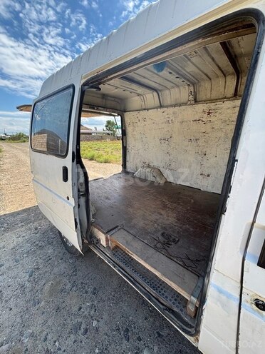 Ford Transit-4