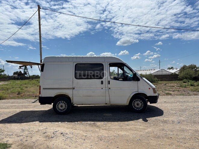Ford Transit-6