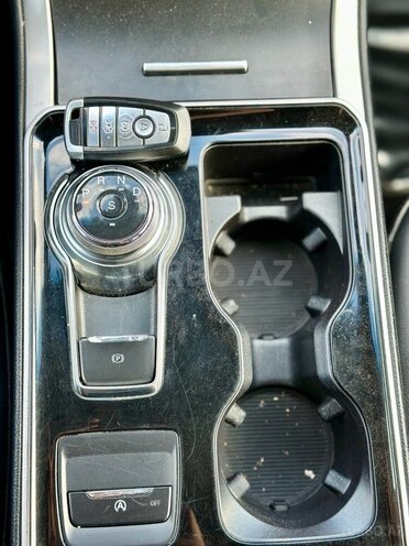 Ford Edge-10