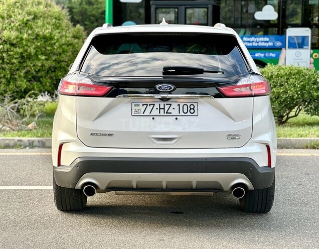 Ford Edge-13