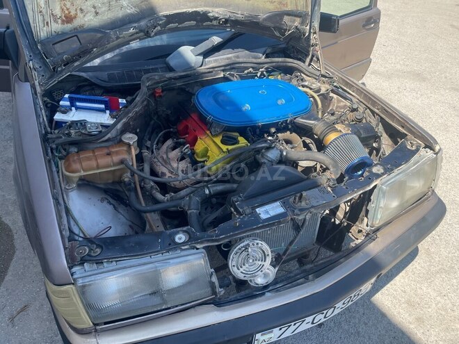 Mercedes 190-4