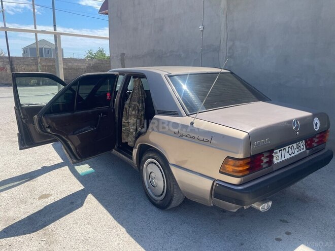 Mercedes 190-5