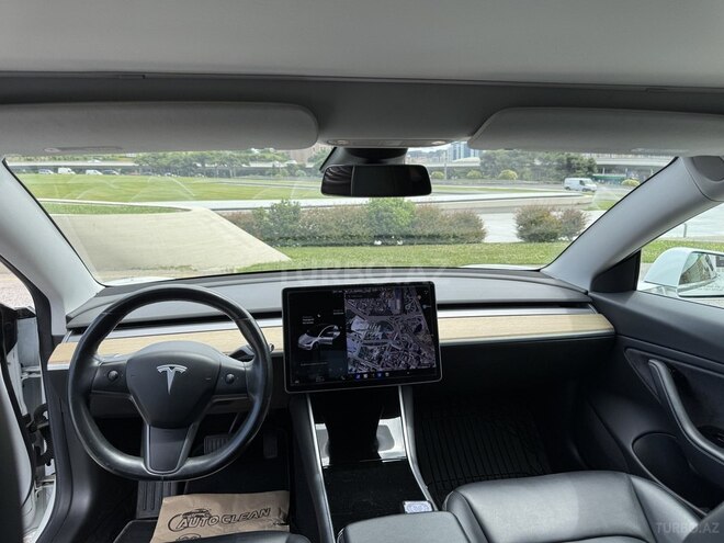 Tesla Model 3-3