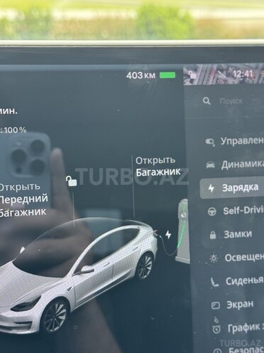 Tesla Model 3-10