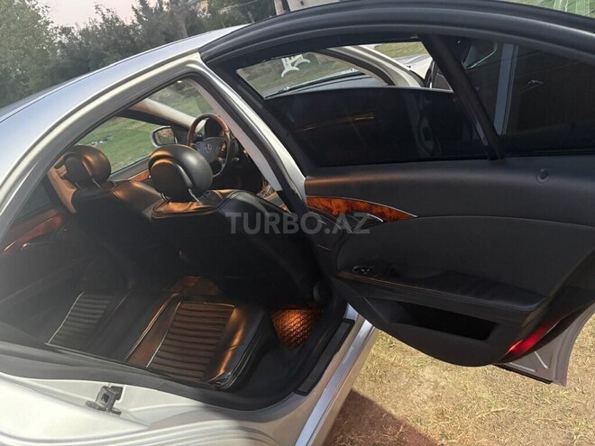 Mercedes E 240-5