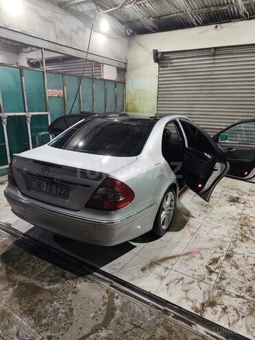 Mercedes E 220-2