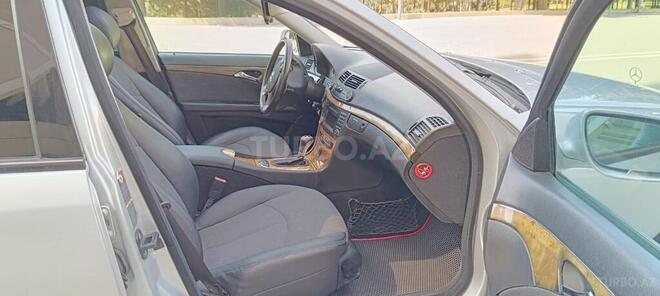 Mercedes E 220-12