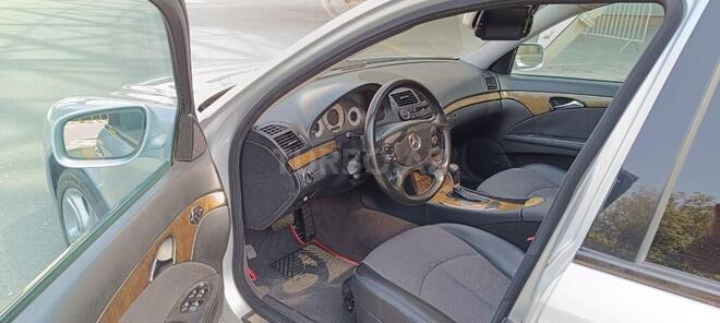 Mercedes E 220-13