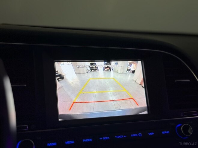 Hyundai Elantra-26