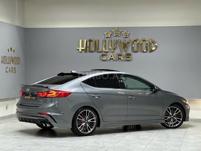 Hyundai Elantra-9