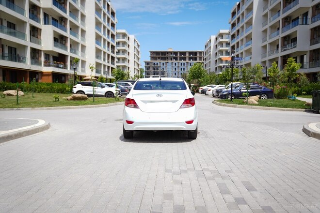 Hyundai Accent-6