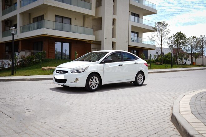 Hyundai Accent-1