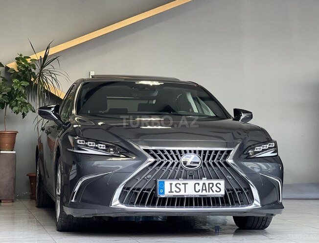 Lexus ES 300h-1